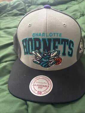 Mitchell & Ness Charlotte Hornets Gray/Teal/Black Snapback Hat